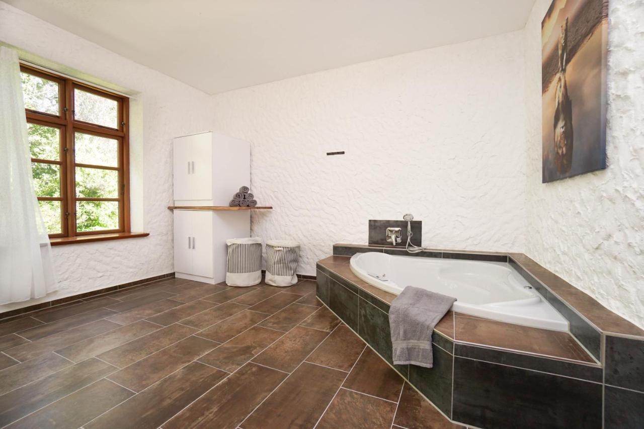 Ruhe Unter Reet-Haus Mit Sauna, Whirlpool Und Kamin Gnarrenburg Kültér fotó