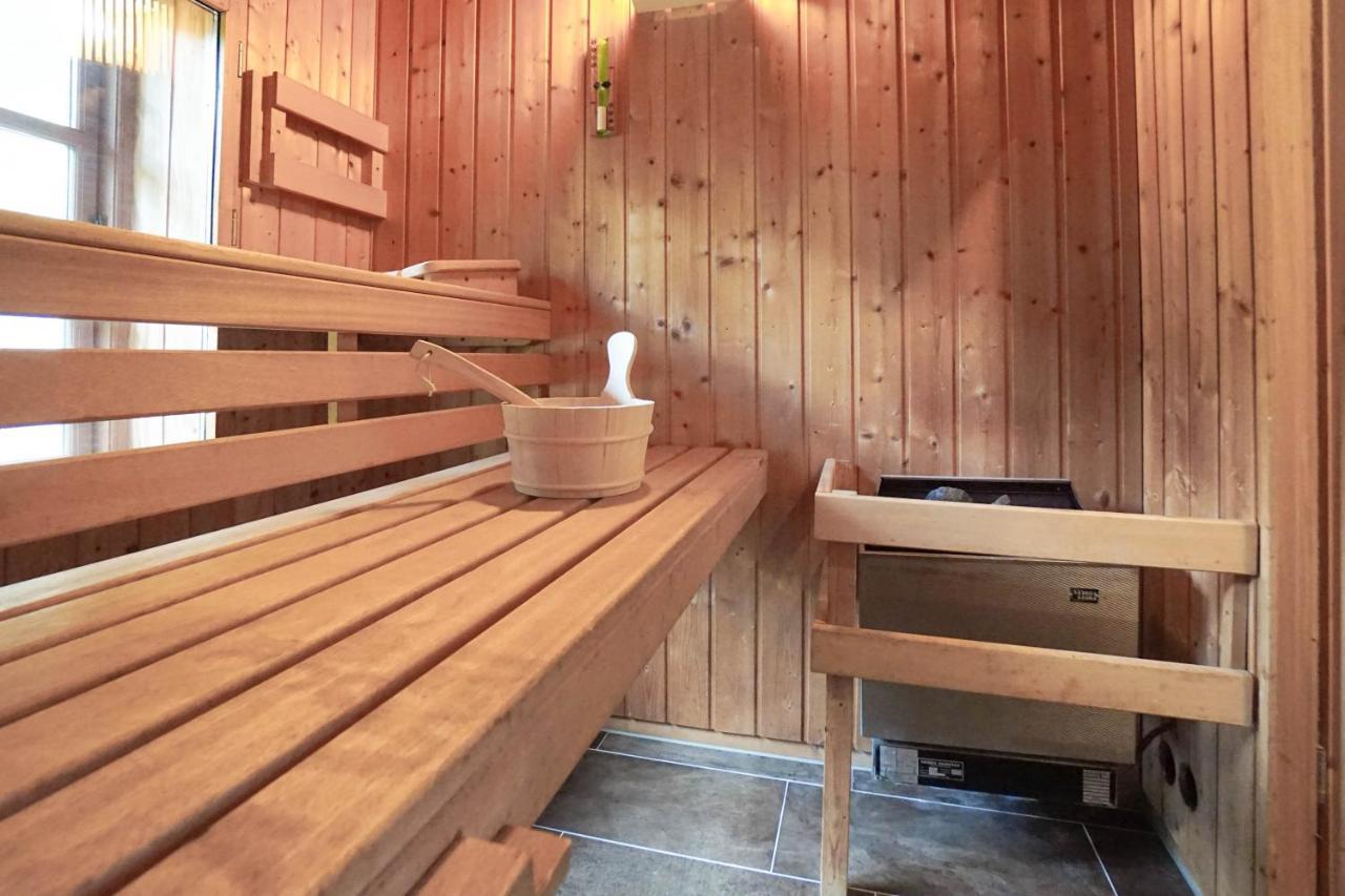 Ruhe Unter Reet-Haus Mit Sauna, Whirlpool Und Kamin Gnarrenburg Kültér fotó